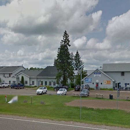Forty Club Inn Deerwood Экстерьер фото