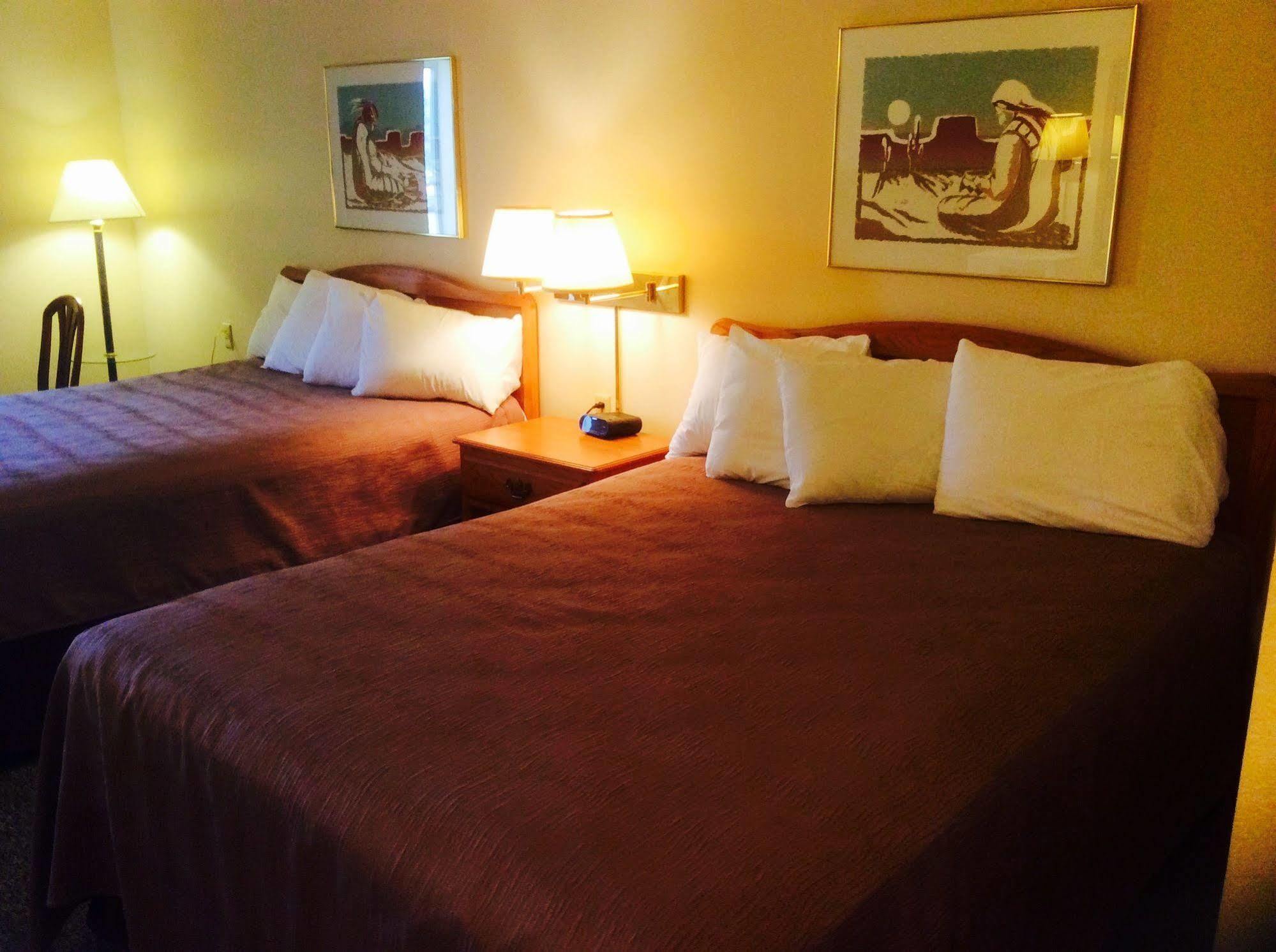 Forty Club Inn Deerwood Экстерьер фото